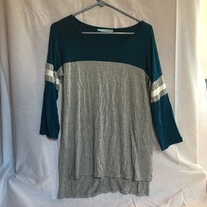 Maurice’s teal and gray 3/4 sleeve t-shirt